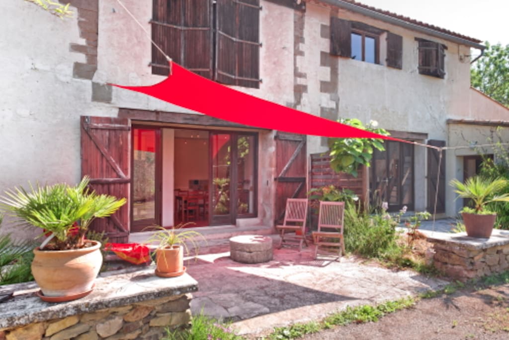 Terrasse extérieure devant le Gîte.