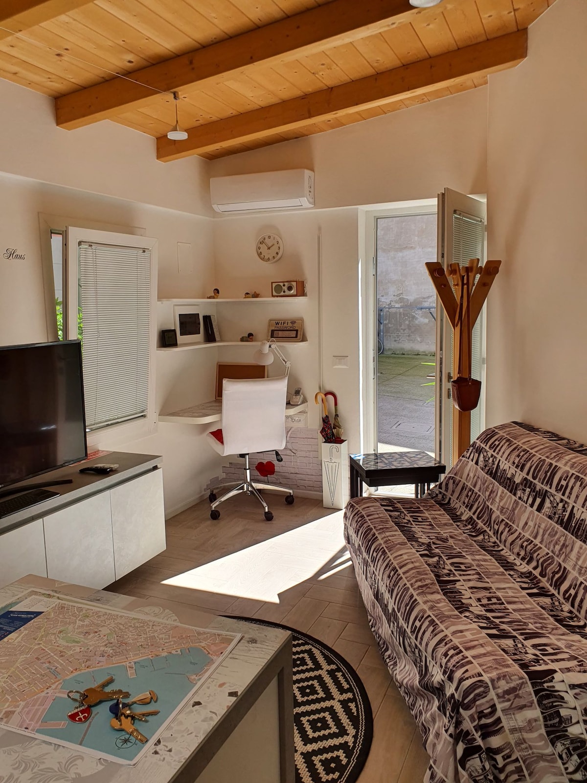 Top performing Airbnb: Tiny home +patio 15 minutes walk from Corso Italia in Trieste