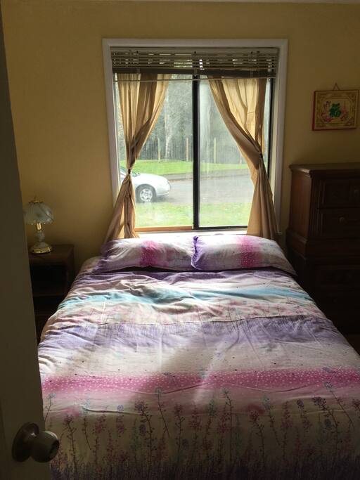 Private full size bedroom. Personal room lock and key included.