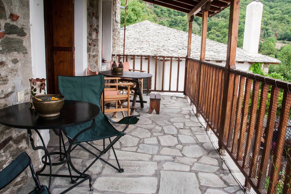 μπαλκόνι - balcony - balcon