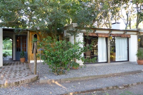 Airbnb con mejor rendimiento: Gondwana-Casa Ombu, The Hideout en Colonia Del Sacramento