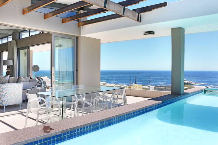 Power backup Oceanfront Residence 80m from the sea gallery image 3