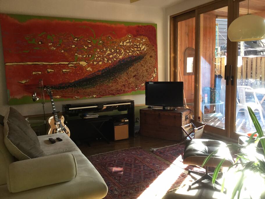 Salon, et vue sur le jardin