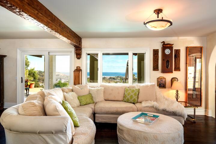 STUNNING VIEWS FROM THE HEART OF MALIBU gallery image 4