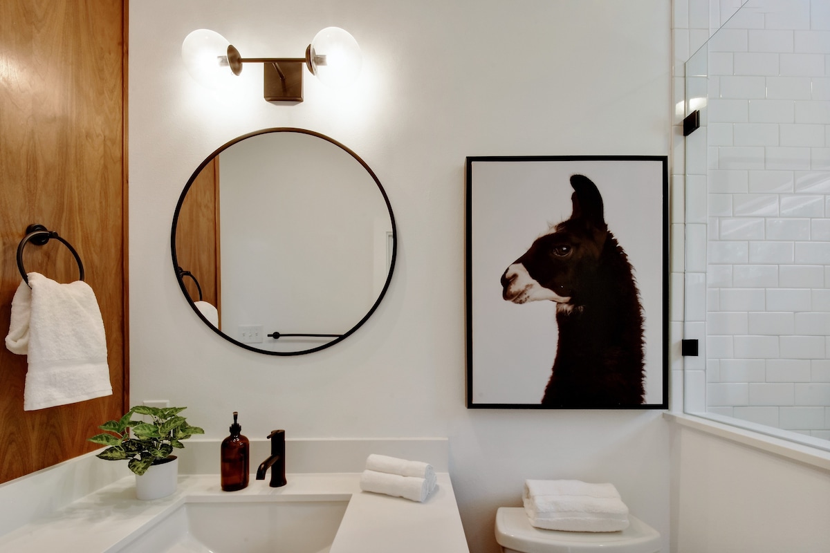 Bright + Chic Back House | Walk Downtown