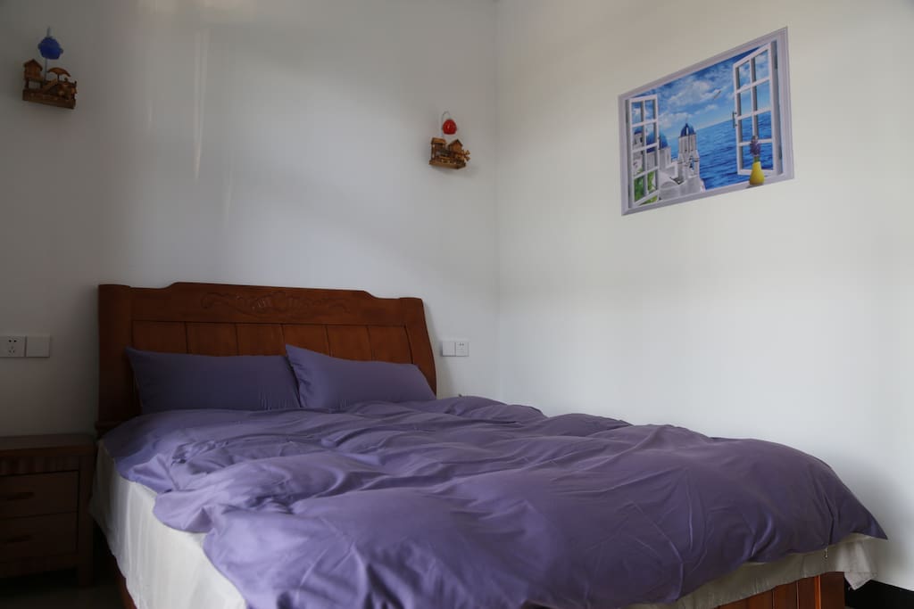 Queen Bed Room