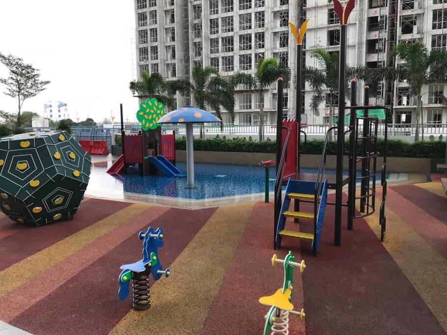 备有儿童游乐设施