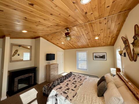 Spacious Mountain Retreat 14 mi to Killington