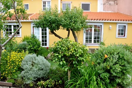 Sintra VILA w/Private Garden - Historical Center