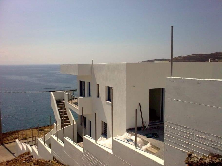 steps leading to independent entrance