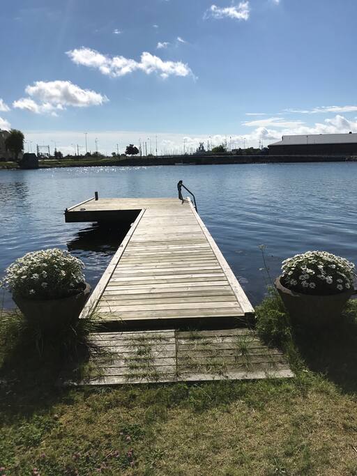 Egen badbrygga med badstege