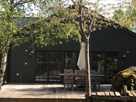 Nice cottage by Lake Mälaren