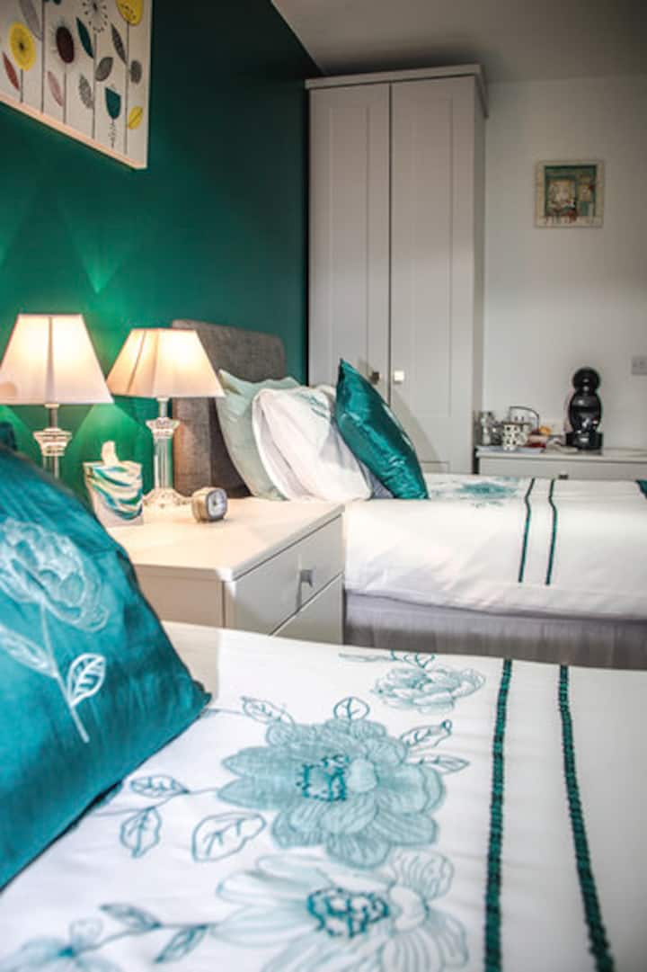 Двойна стая с частни удобства 