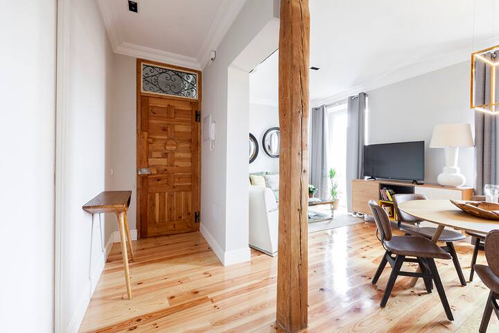 Exclusive apartment with 2 bdrs in Malasaña. 3B. gallery image 3