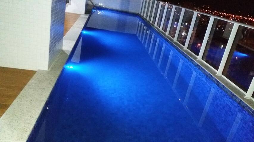 Apto c/box piscina climatizada academia lavanderia