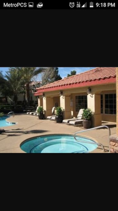 24/7 access to pool and jacuzzi. WP
