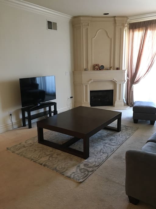 Entertainment center: wifi, TV, Cable,Hulu, Netflix, HBOGo