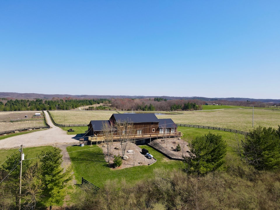Maw & Paw's Wagon Wheel Lodge