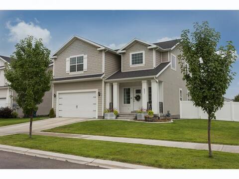 Fun gathering place near skiing, BYU and UVU!
