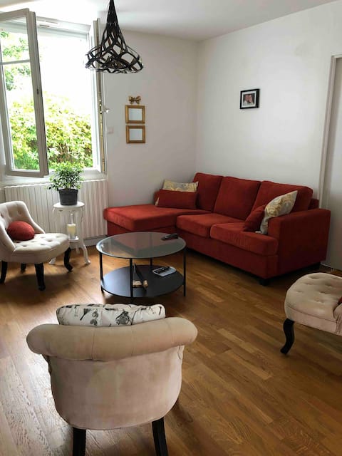 Annonce Airbnb populaire: Small house in a good location, JULES VERNE clinic à Nantes
