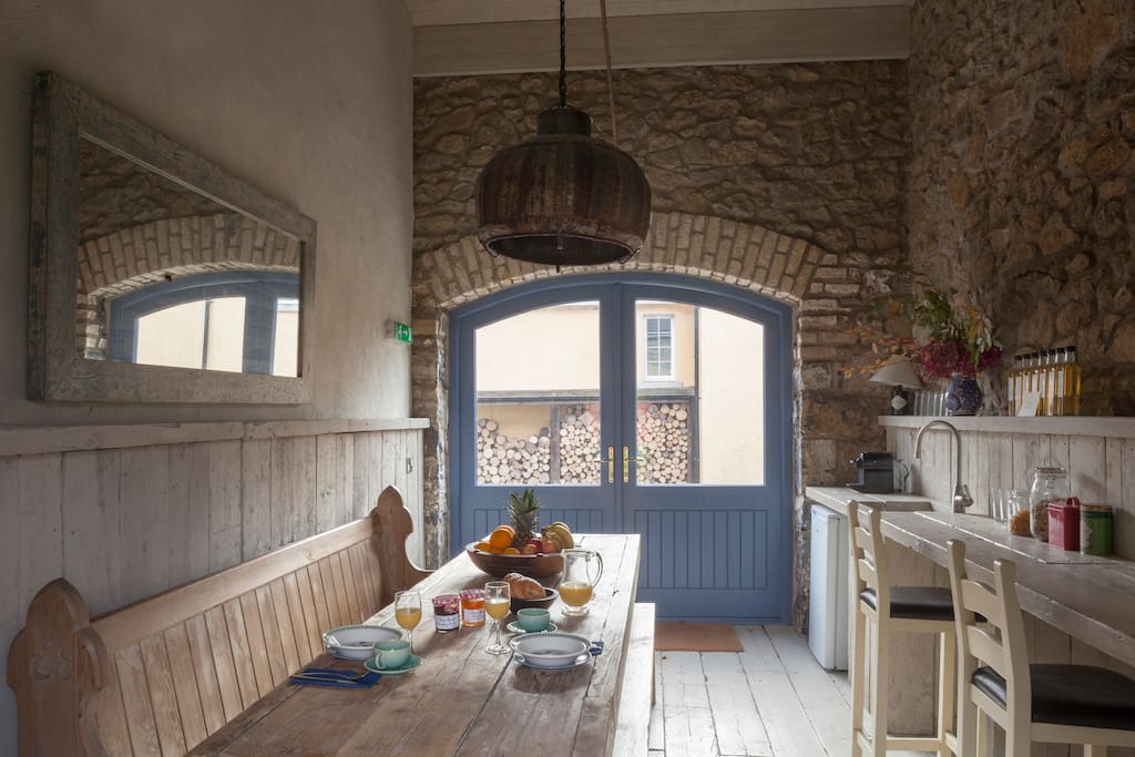 The rustic breakfast room.
