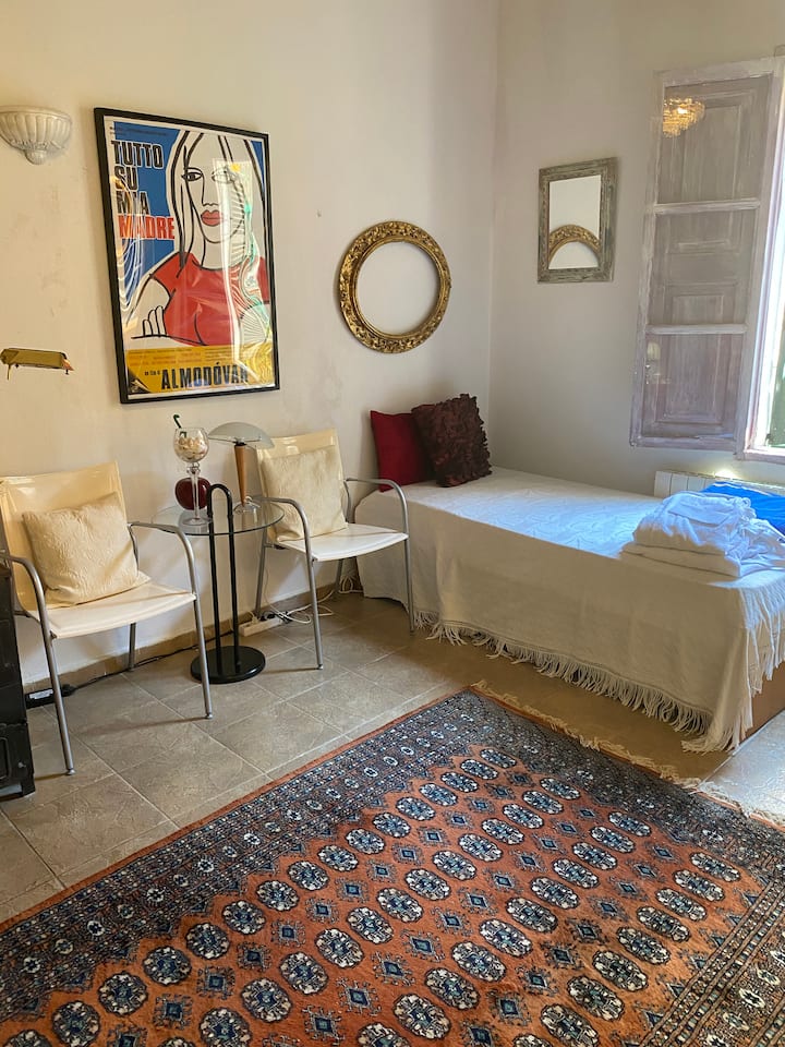 Sala del Cajero. Cashier Room.