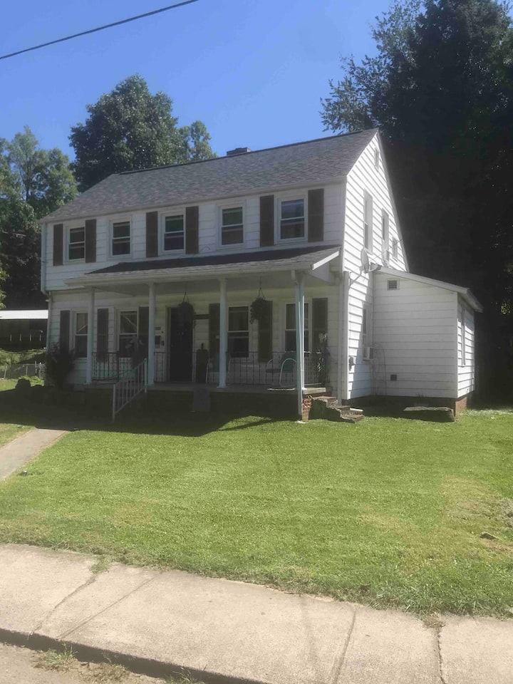 The Dotson House Houses for Rent in ster Springs, West Virginia