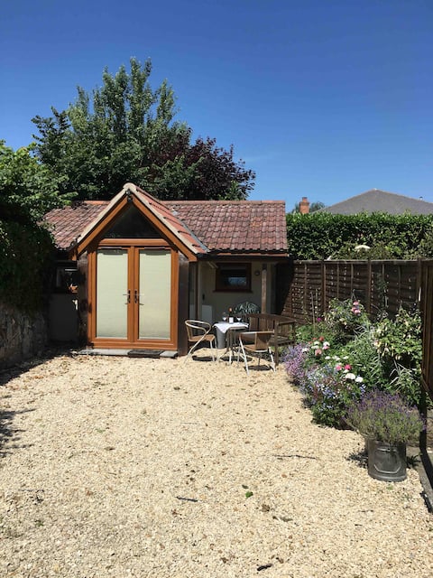 Lovely cosy lodge  close to the Beach and Golf!