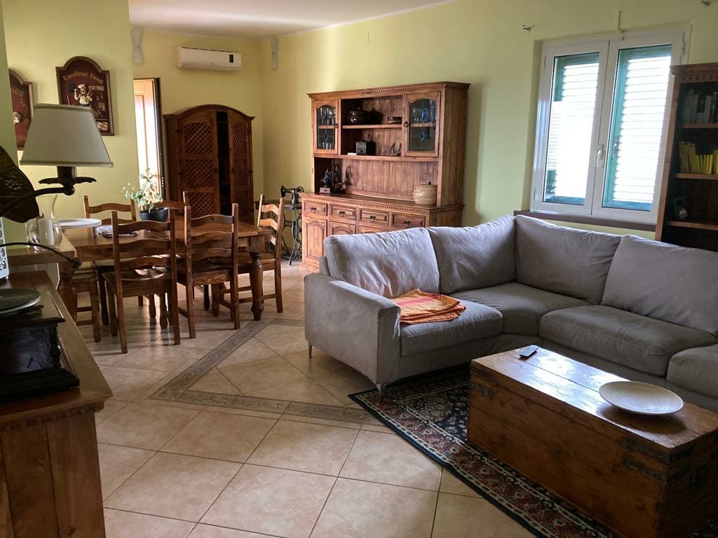 Airbnb con mejor rendimiento: Casa Pila Chieti scalo [it069022c2zO7jneva] en Abruzzo