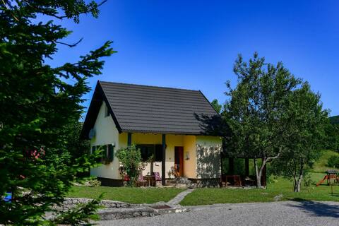 LITTLE HOUSE AT PLITVICE LAKES