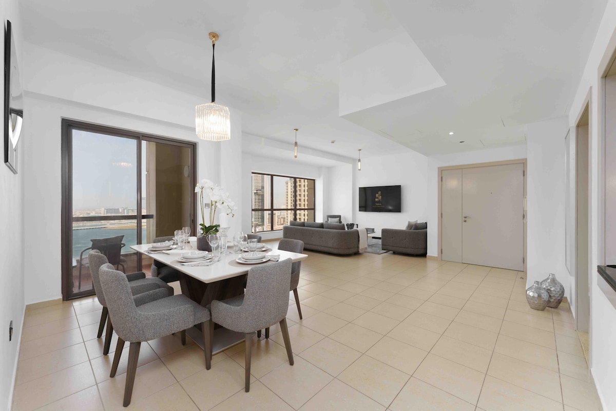 Nội thất hiện đại xa hoa trong khu vực phòng khách rộng lớn!