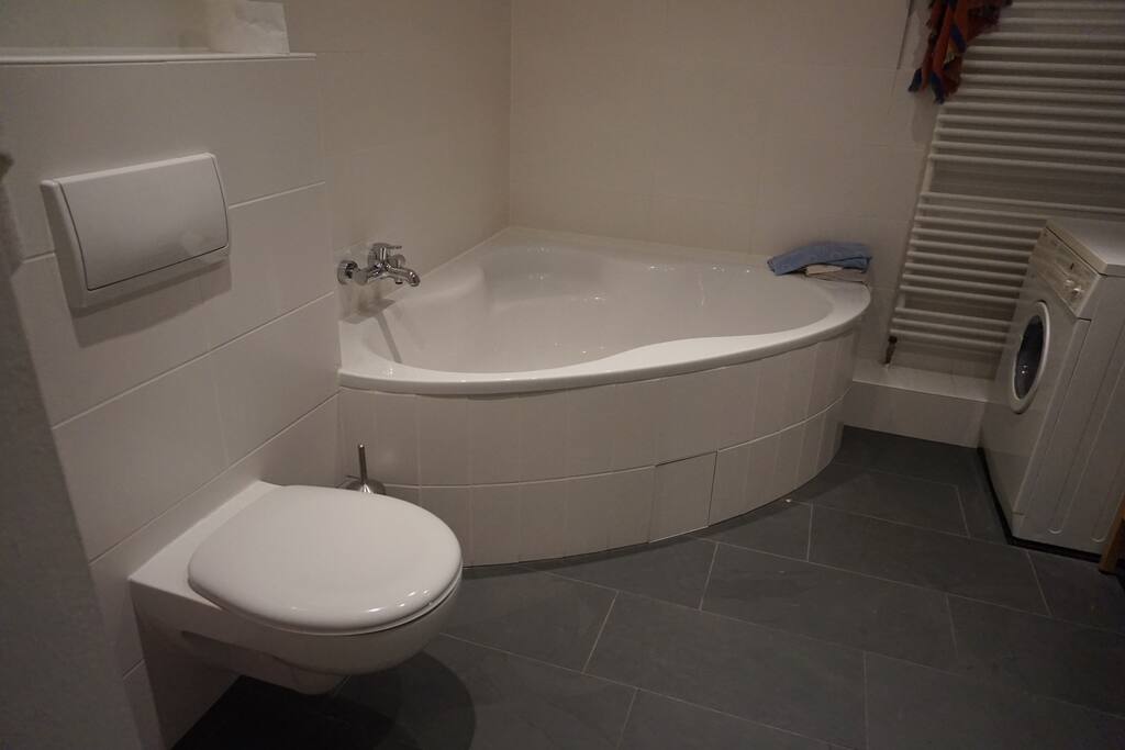 Bathtub