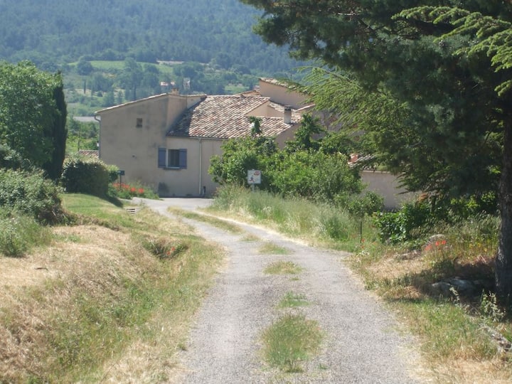 Hamlet house in the heart of the Luberon