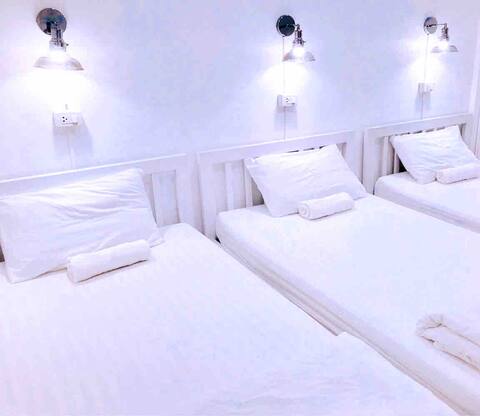 ZleepnezZ Hostel-Triple Room/Private Bathroom