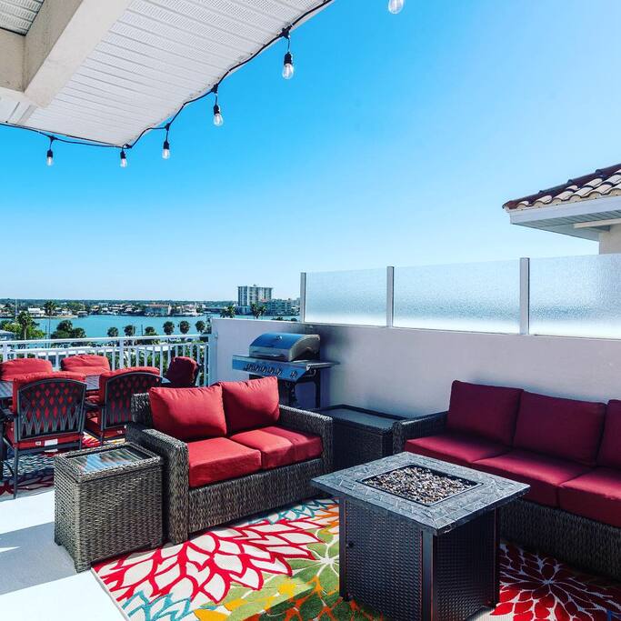 Private Lounge Area - Level 5