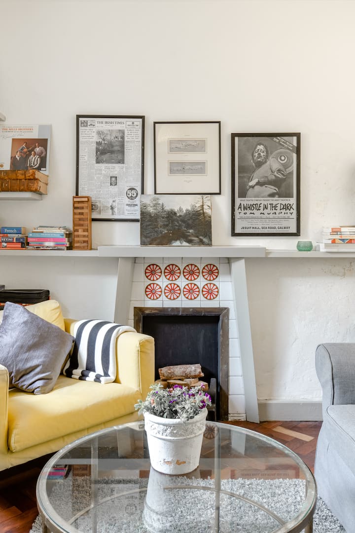 Victorian Apartment In The Crescent Close To Town And Sea - 