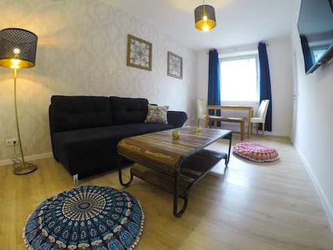 Top Airbnb: Modern chic apartment near the main train station in Oberbilk