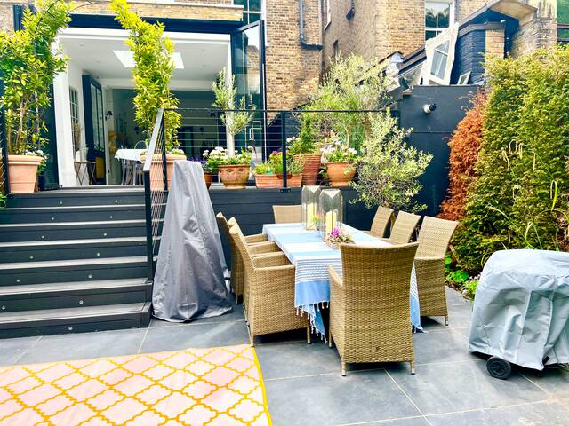 10 bed London townhouse available! Send a message gallery image 3