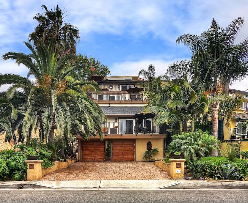 Beautiful and tropical getaway in San Clemente with short walk to the beach
