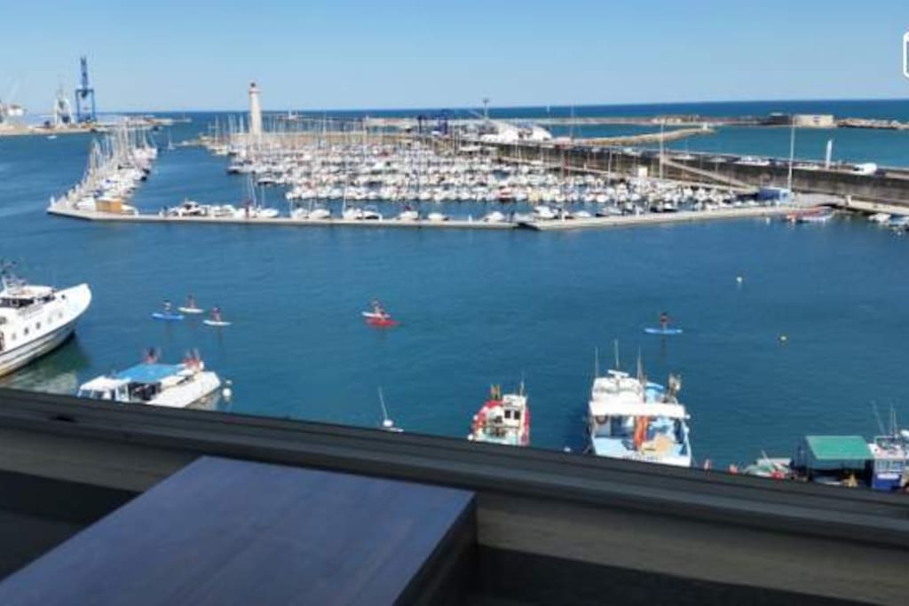 vue sur port de plaisance