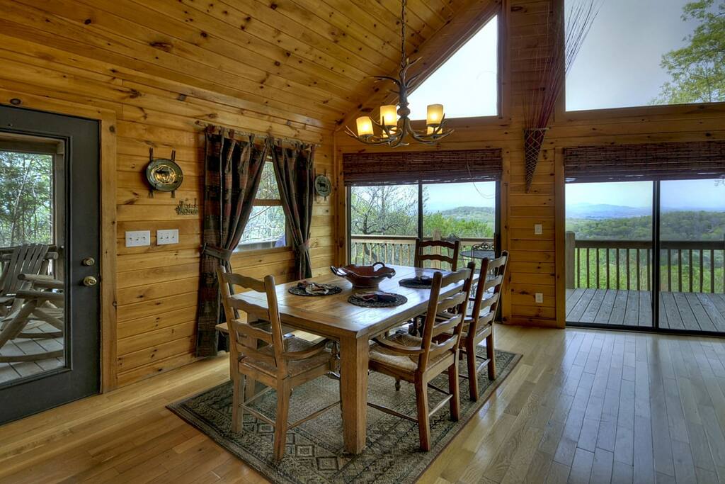 Big Ben`s View - Entry Level Living Area