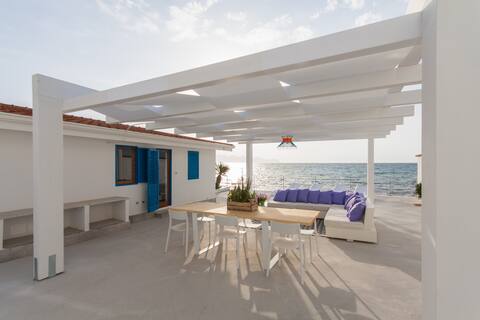 Annuncio Airbnb popolare: Villa Loreley Marina Beach Resort by LeDhome a Balestrate