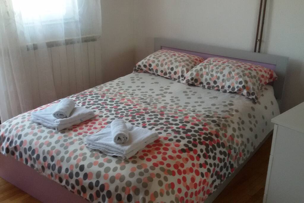 Bed room