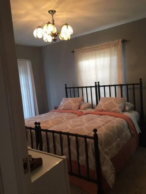 Room's beds