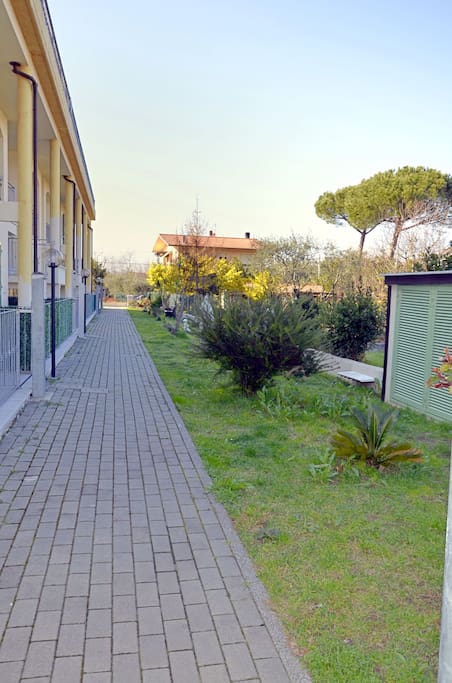 This is the garden area as you upon approaching the apartment.