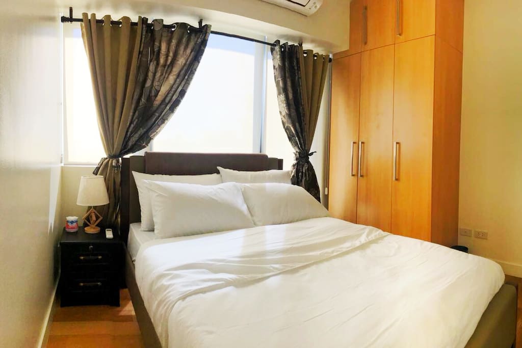 Bedroom 2 (double size bed) with balcony!