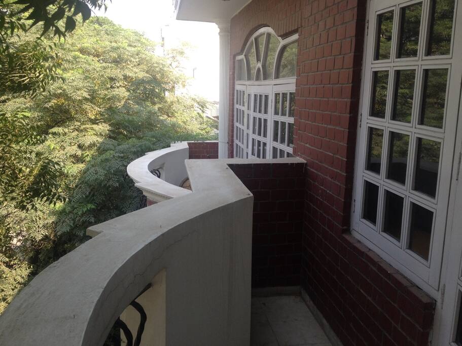 2 balconies