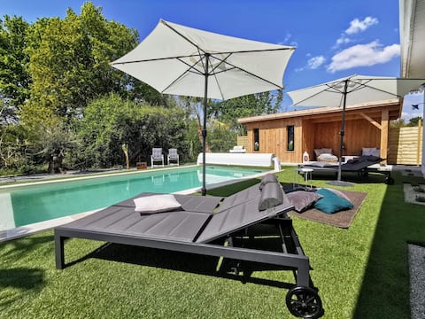 Villa with heated pool in Margaux