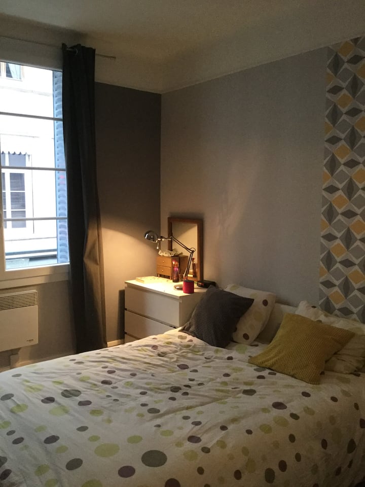 غرفة نوم بسريرين من 140