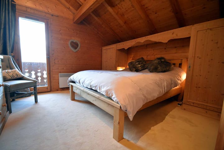 Glavna spavaća soba sa spojenim apartmanom
